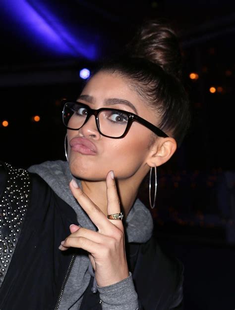 zendaya gucci glasses